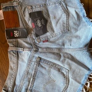 LEVIS 501 High Rise Shorts size 28